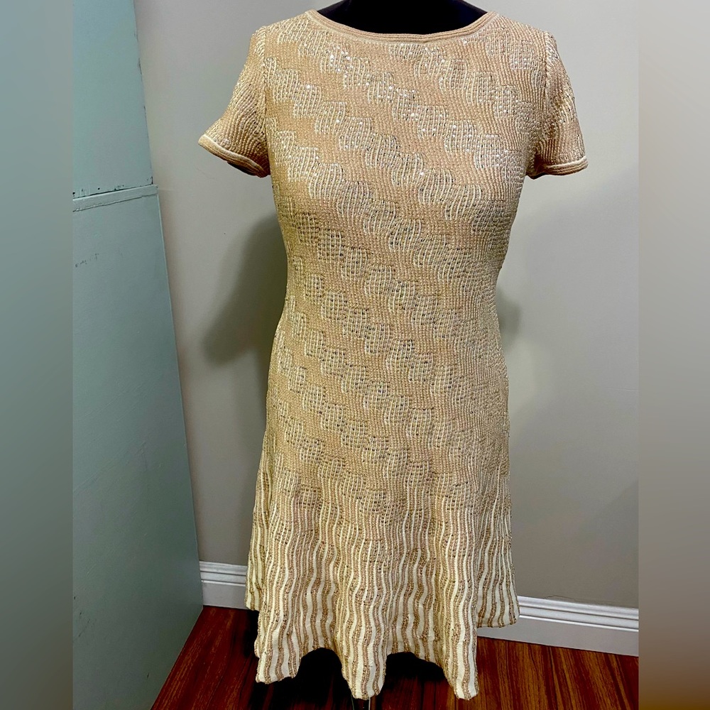 ST JOHN SZ 12 SEQUIN TRELLIS KNIT FIT & FLARE DRESS IN CREAM METALLIC GOLD